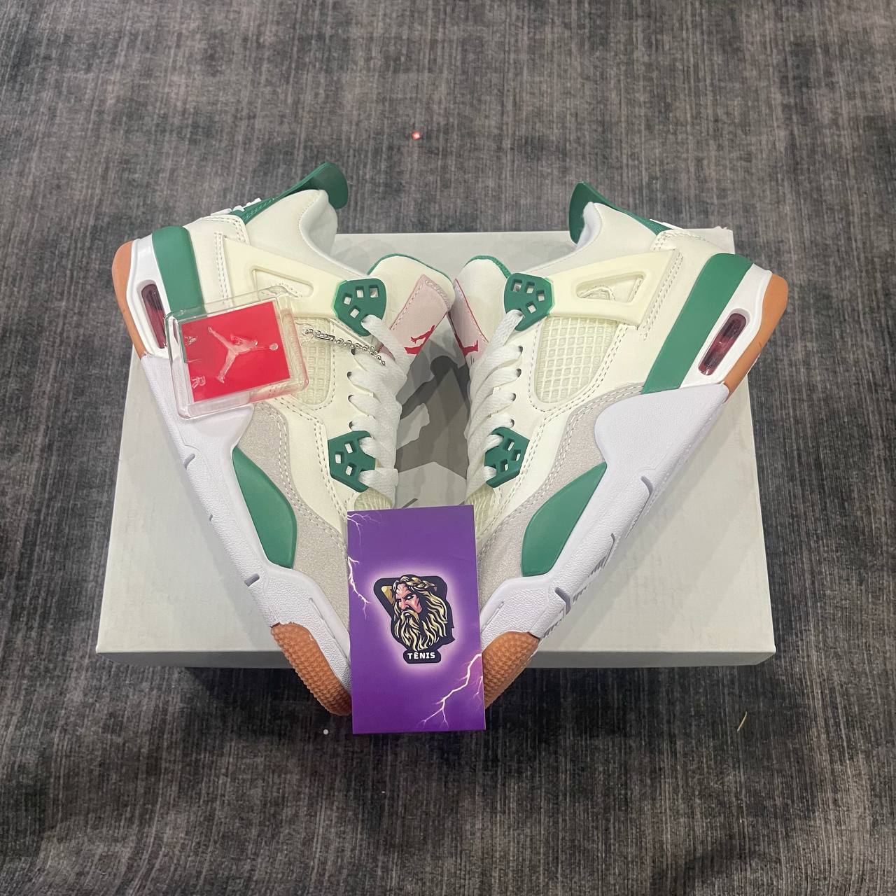 Nike SB x Air Jordan 4 Retro 'Pine Green - Verde