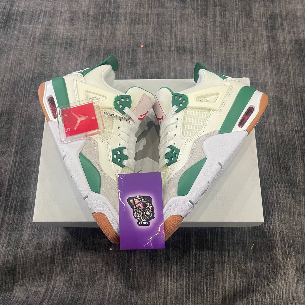 Nike SB x Air Jordan 4 Retro 'Pine Green - Verde